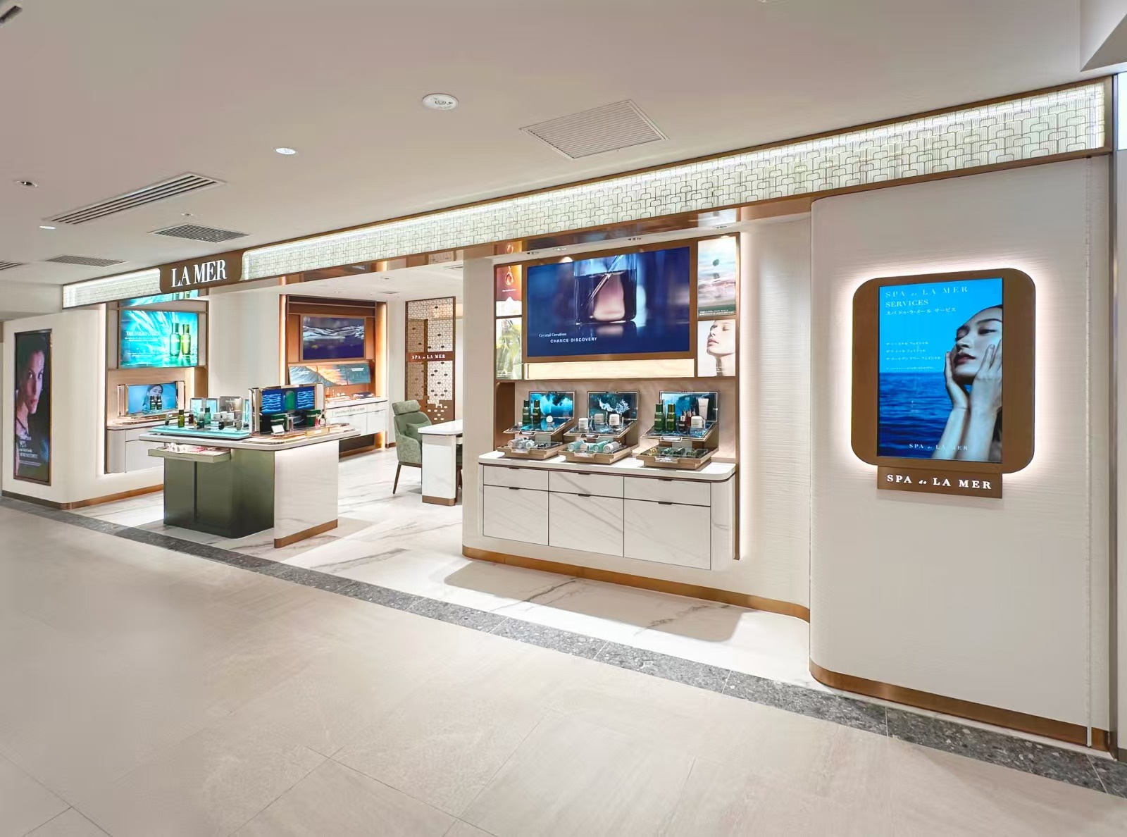 LA MER counter installation — Ikebukuro, Japan